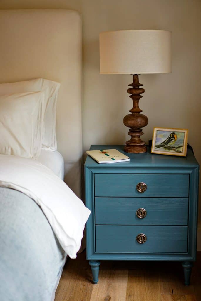 how to organize nightstand