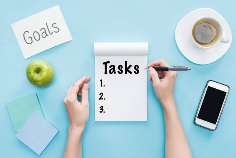 8 Best Ways To Get Organized When You Are Drowning In The Mess