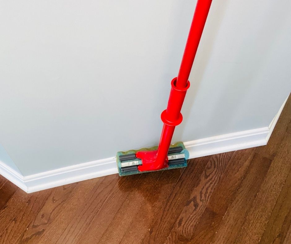 floor mop to clean baseboards without bending over