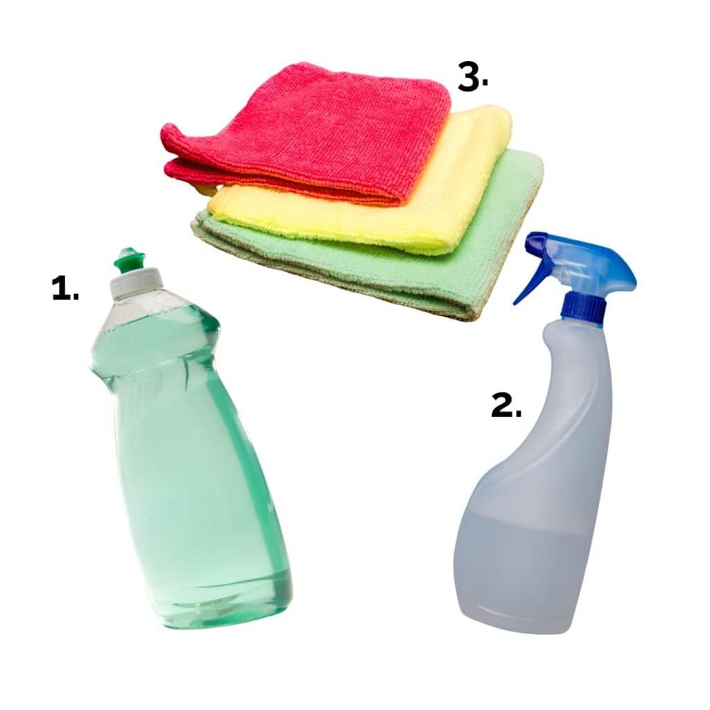 how to clean a cloudy mirror with dish soap, microfiber cloths and a spray bottle