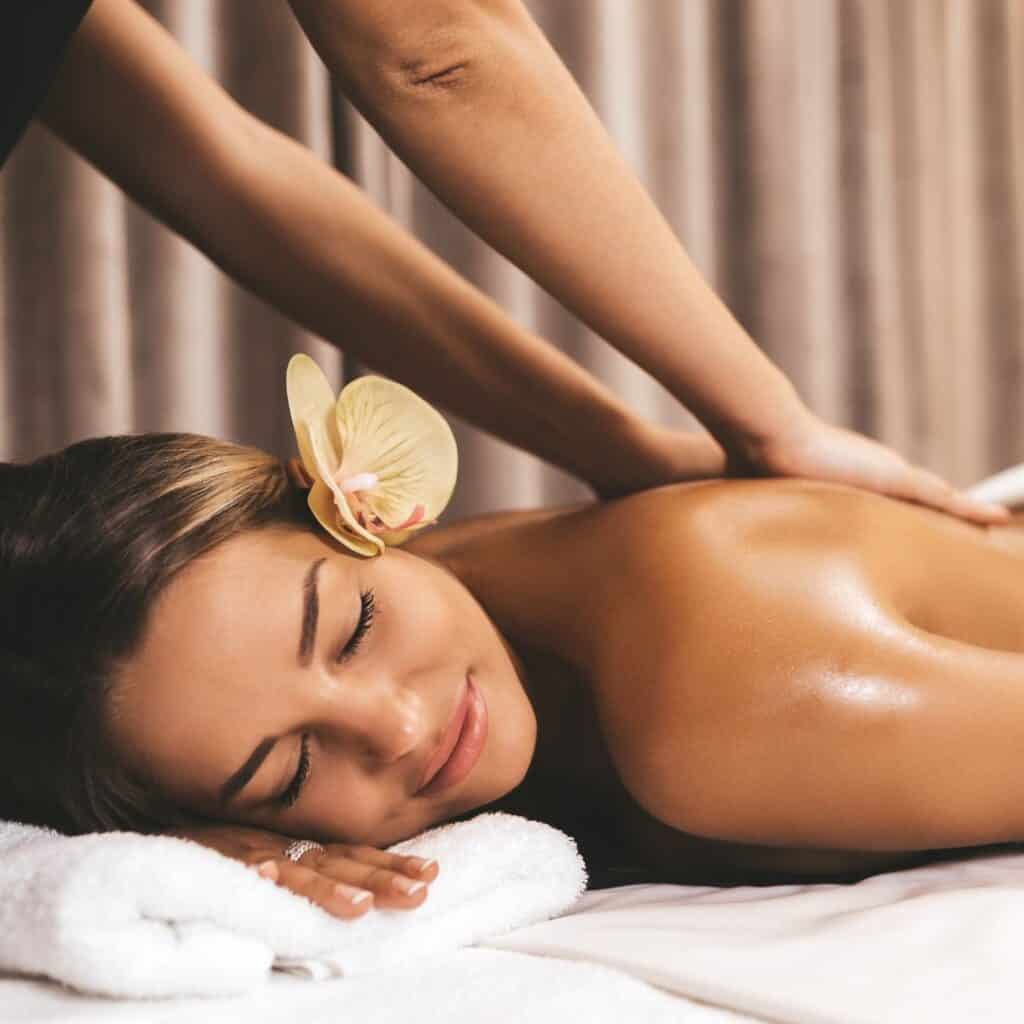 woman getting an oily massage